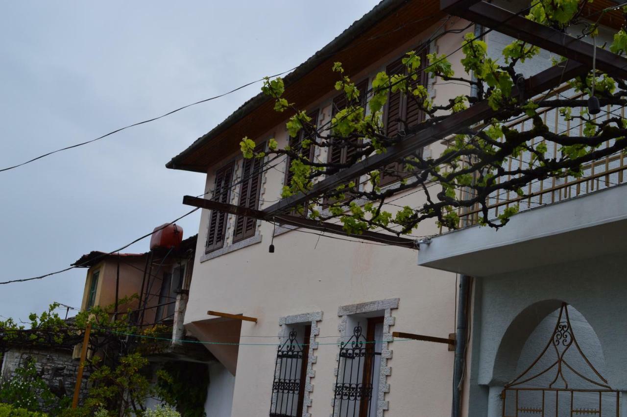 Vila Ss Kekezi Villa Gjirokastër Exterior foto
